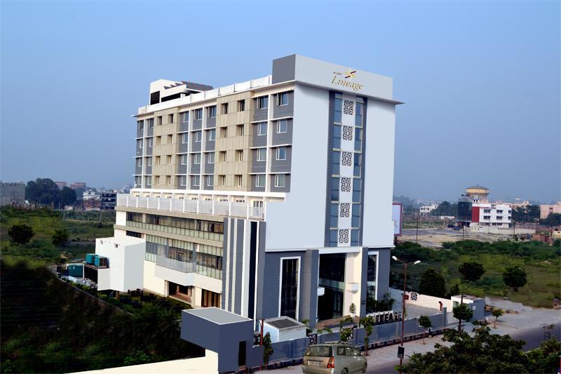 Lineage Hotel Lucknow Exterior photo